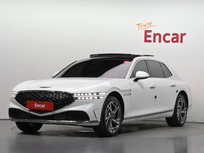 2023 Genesis G90