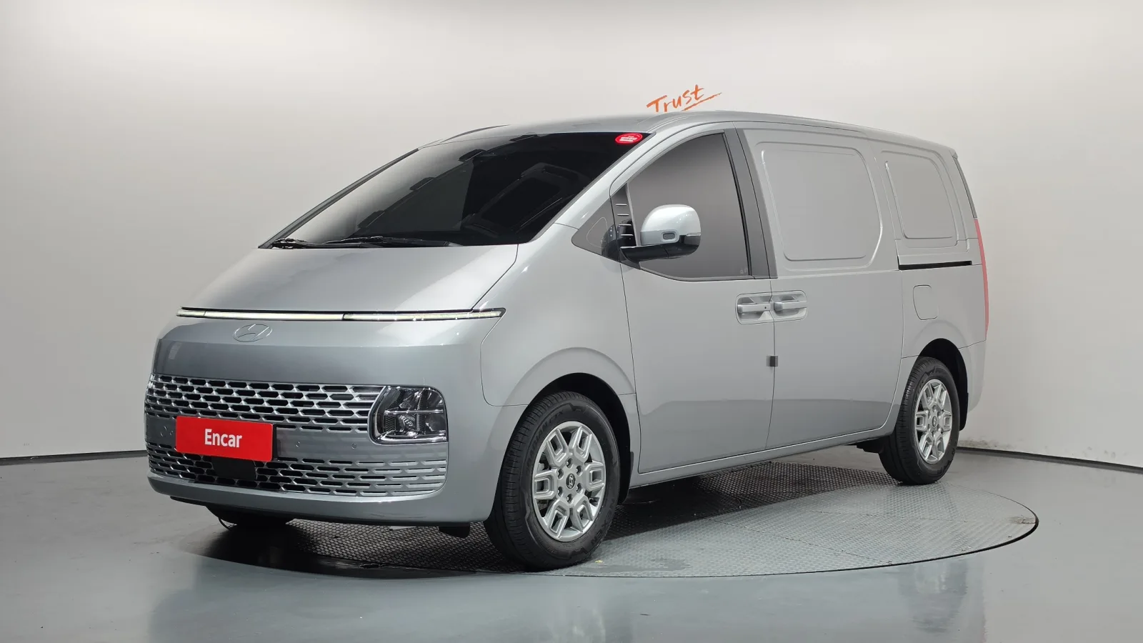 2025 Hyundai Staria
