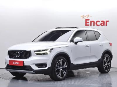 2022 Volvo XC40
