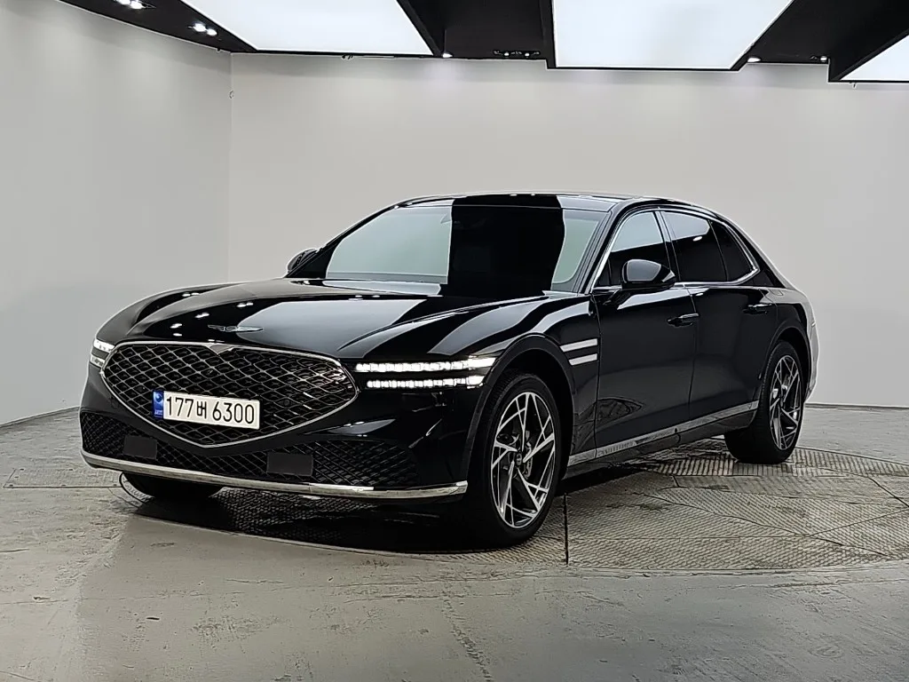 2023 Genesis G90