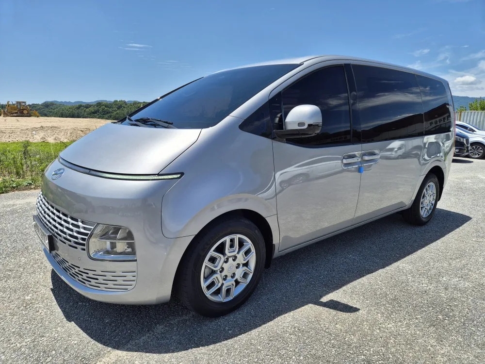 2022 Hyundai Staria