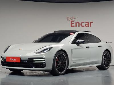 2021 Porsche Panamera