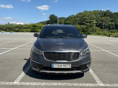 2015 Kia Carnival