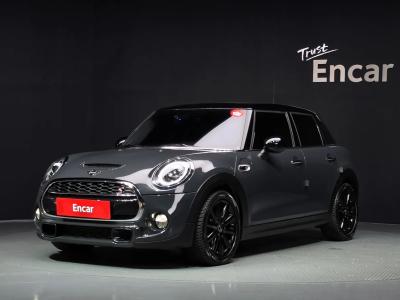 2019 MINI Cooper