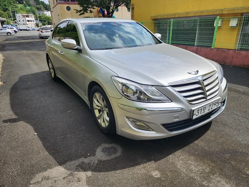 2013 Hyundai Genesis
