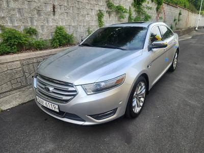 2013 Ford Taurus