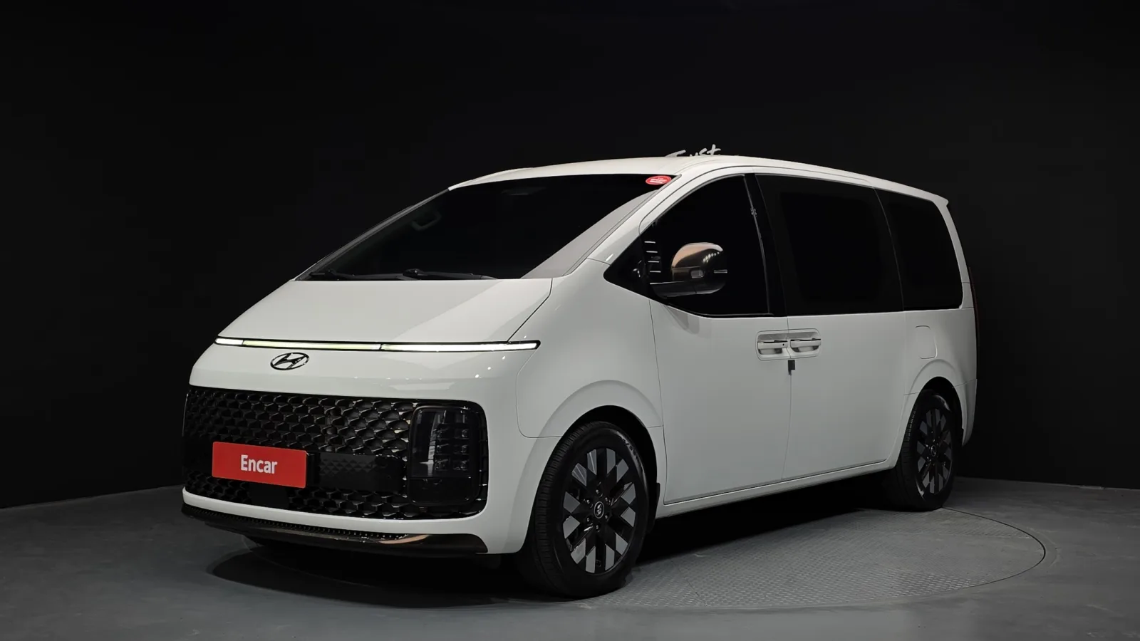 2022 Hyundai Staria