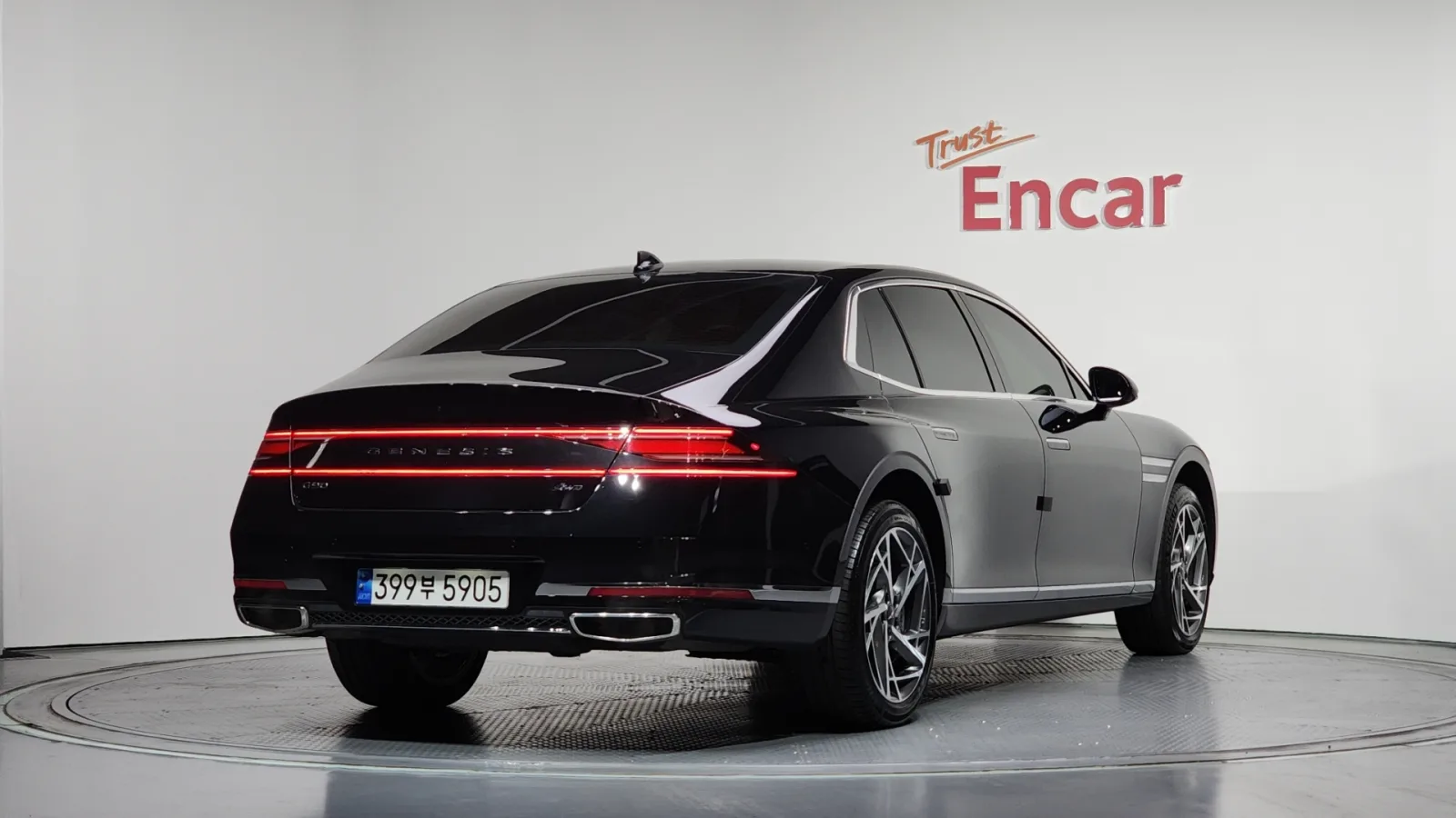 2022 Genesis G90