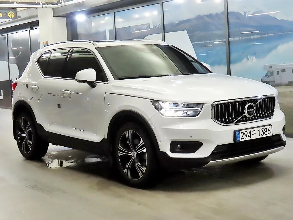 2022 Volvo XC40