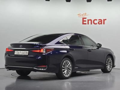 2022 Lexus ES