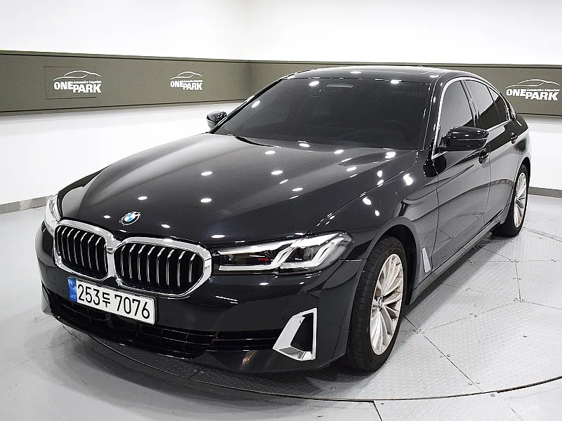 2022 BMW 5-Series