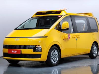 2026 Hyundai Staria