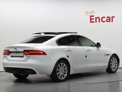 2018 Jaguar XE