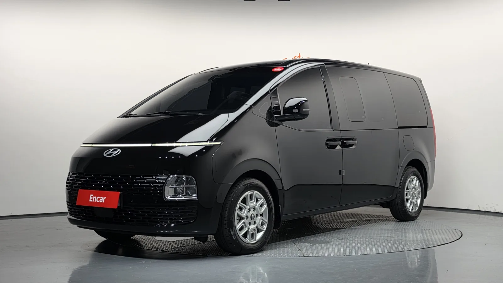2025 Hyundai Staria