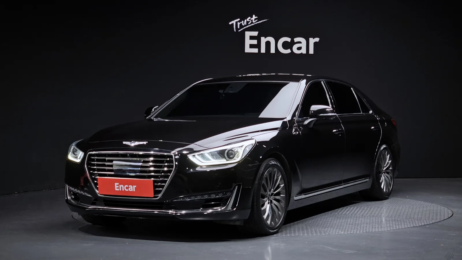 2018 Genesis EQ900