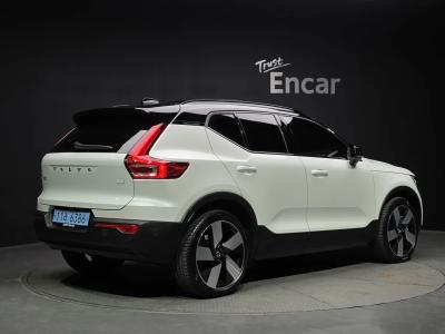 2024 Volvo XC40