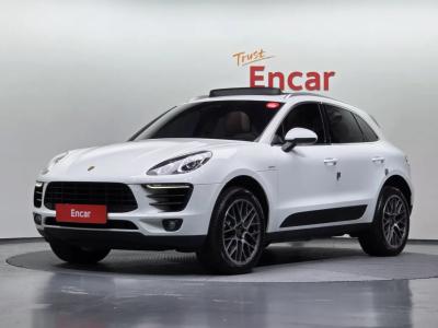 2017 Porsche Macan