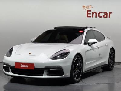 2018 Porsche Panamera
