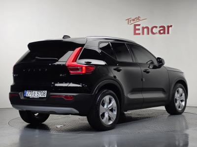 2021 Volvo XC40