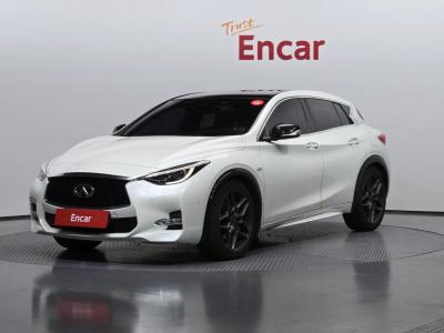 2017 Infiniti Q30