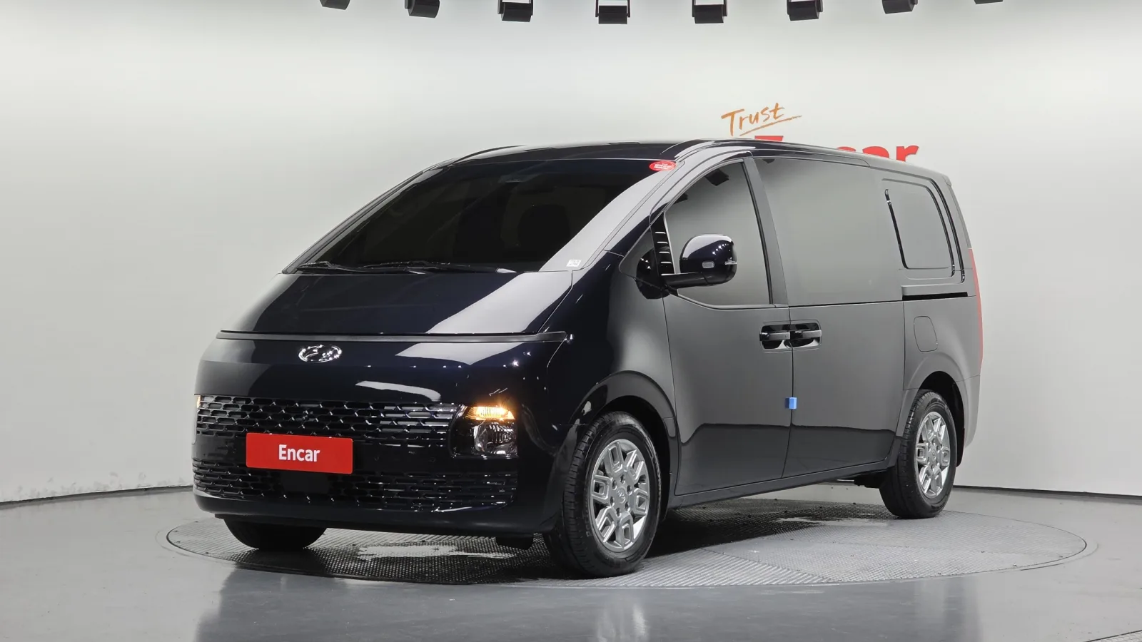 2024 Hyundai Staria