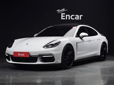 2020 Porsche Panamera