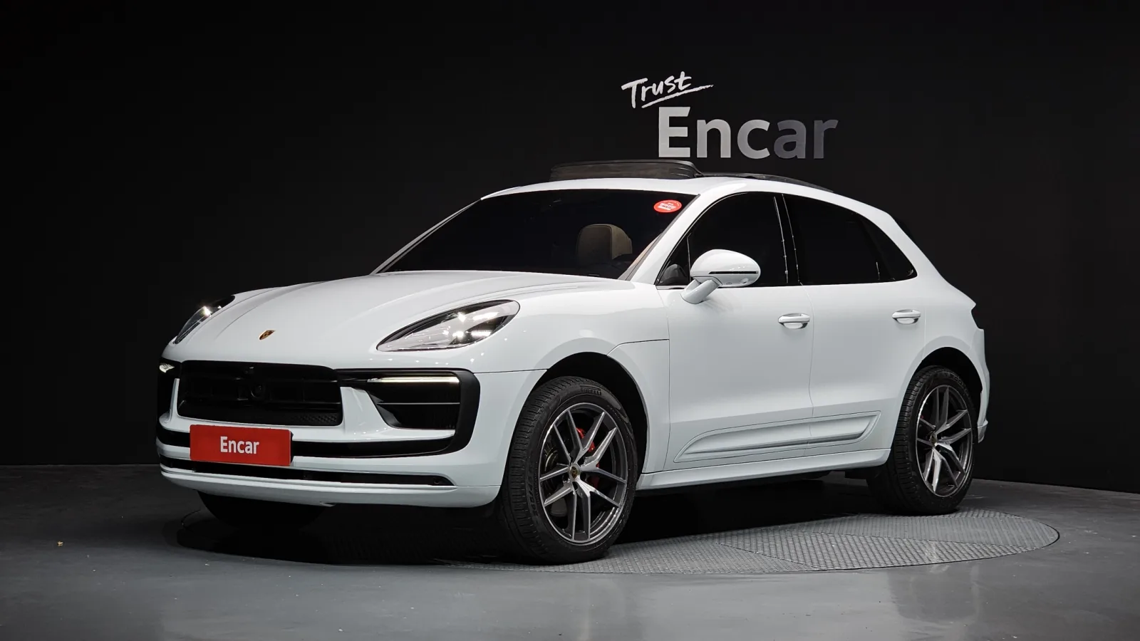 2022 Porsche Macan