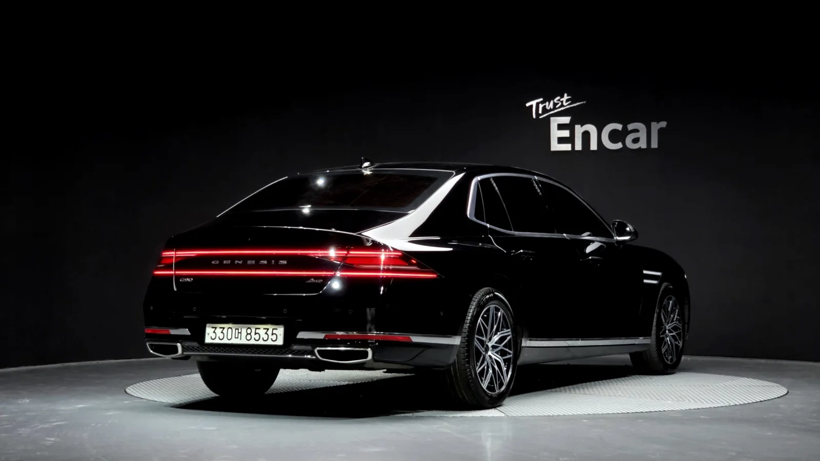 2022 Genesis G90