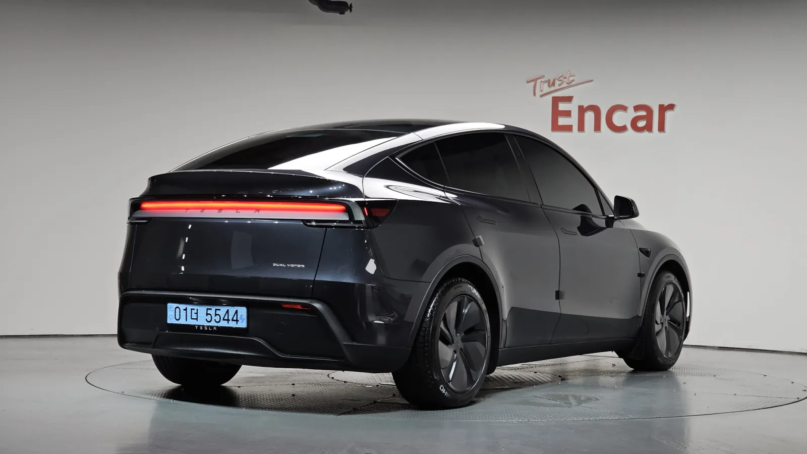 2025 Tesla Model Y
