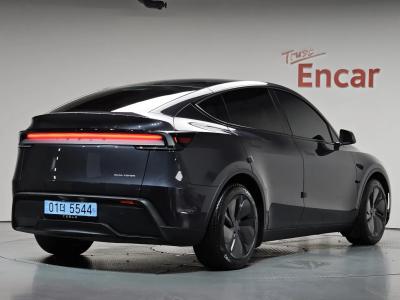2025 Tesla Model Y