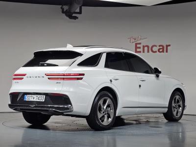 2025 Genesis GV70