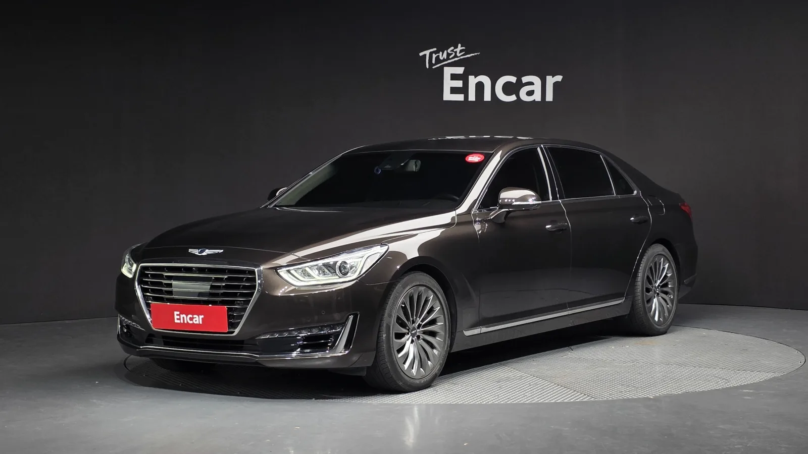 2016 Genesis EQ900