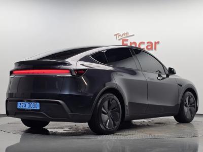 2025 Tesla Model Y