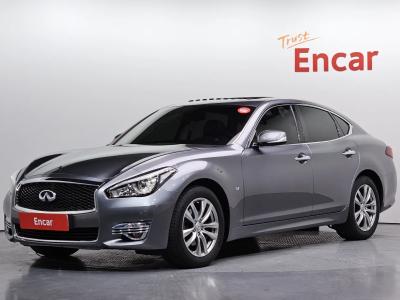 2017 Infiniti Q70