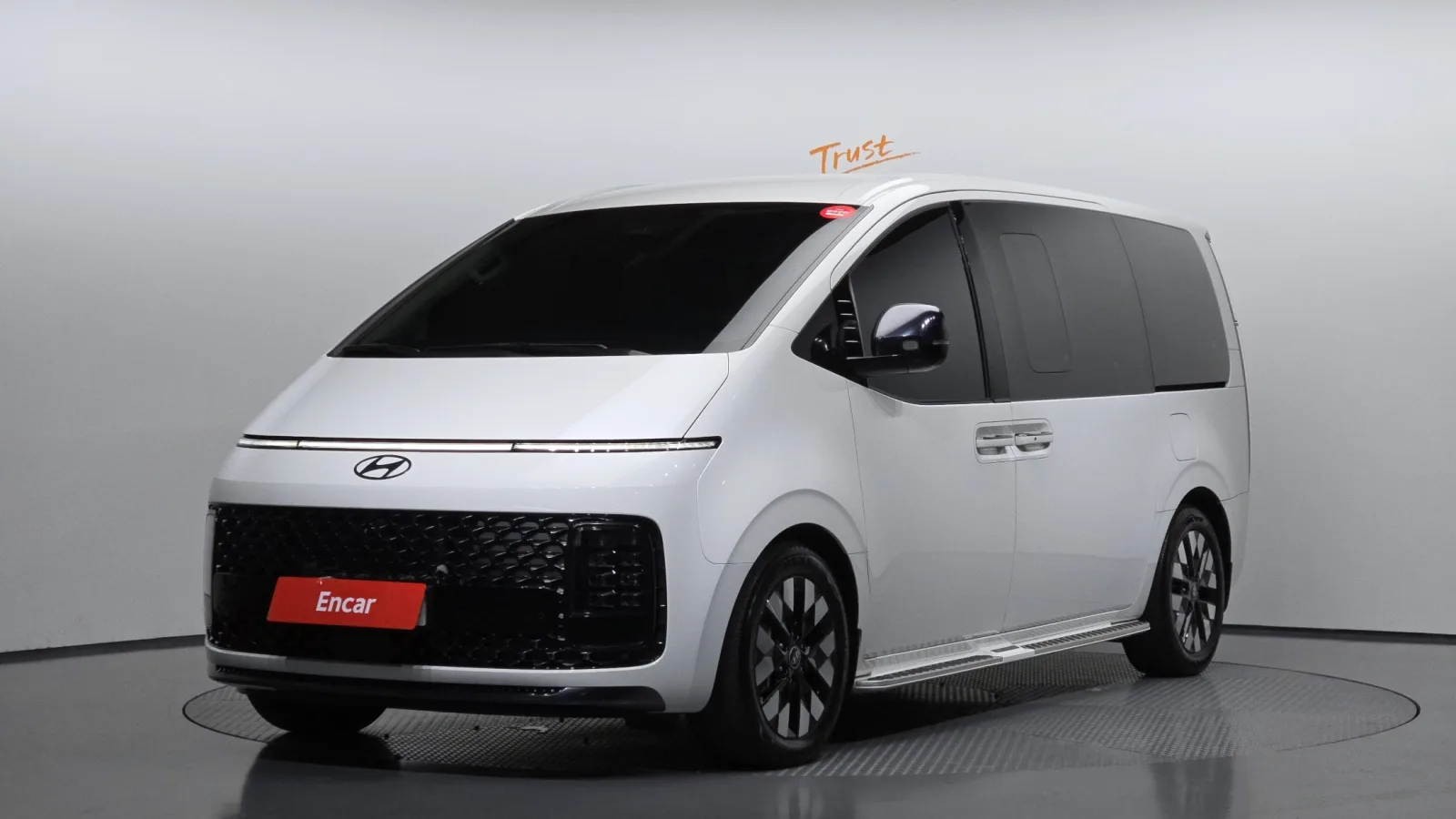 2025 Hyundai Staria