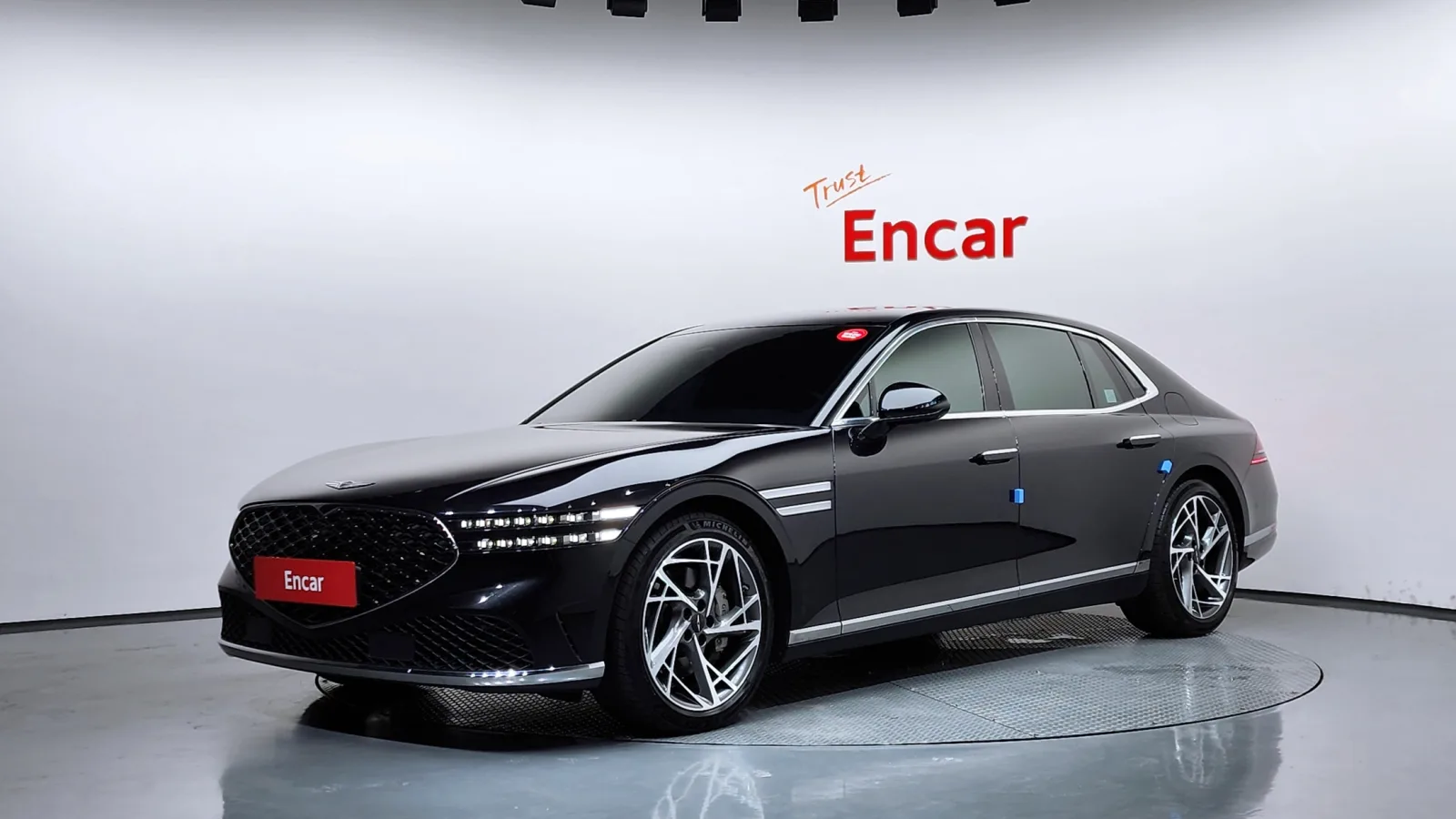 2022 Genesis G90