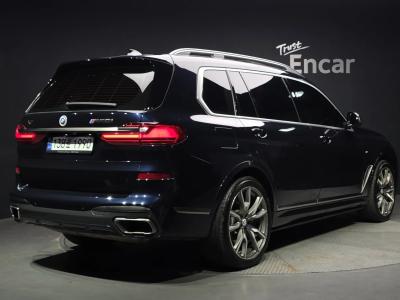 2022 BMW X7