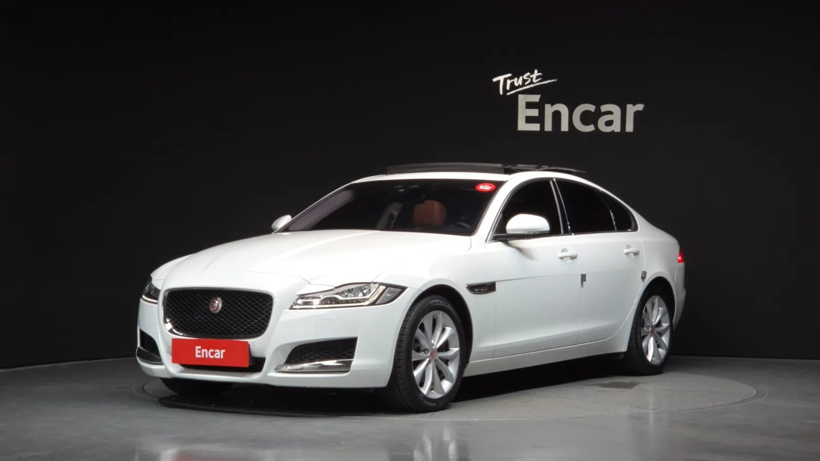 2019 Jaguar XF