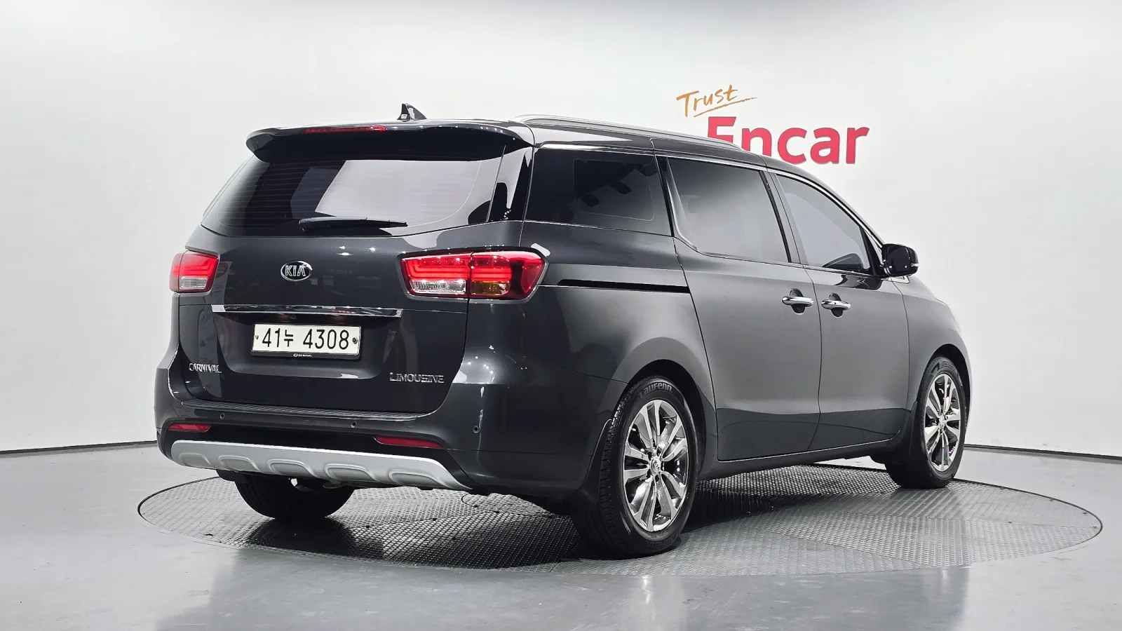 2016 Kia Carnival