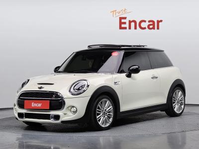 2015 MINI Cooper