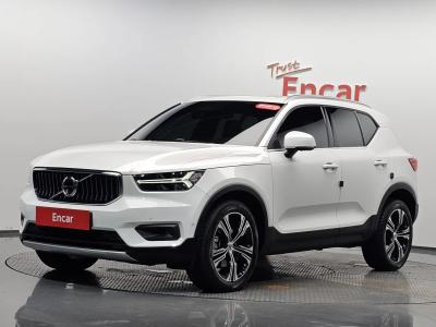 2022 Volvo XC40