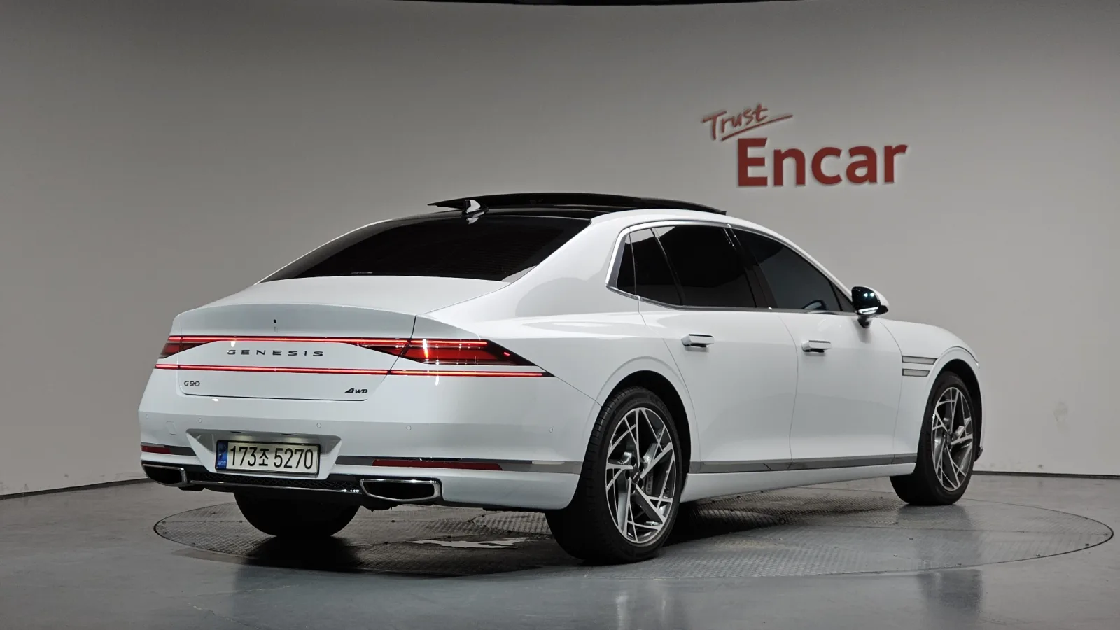 2022 Genesis G90