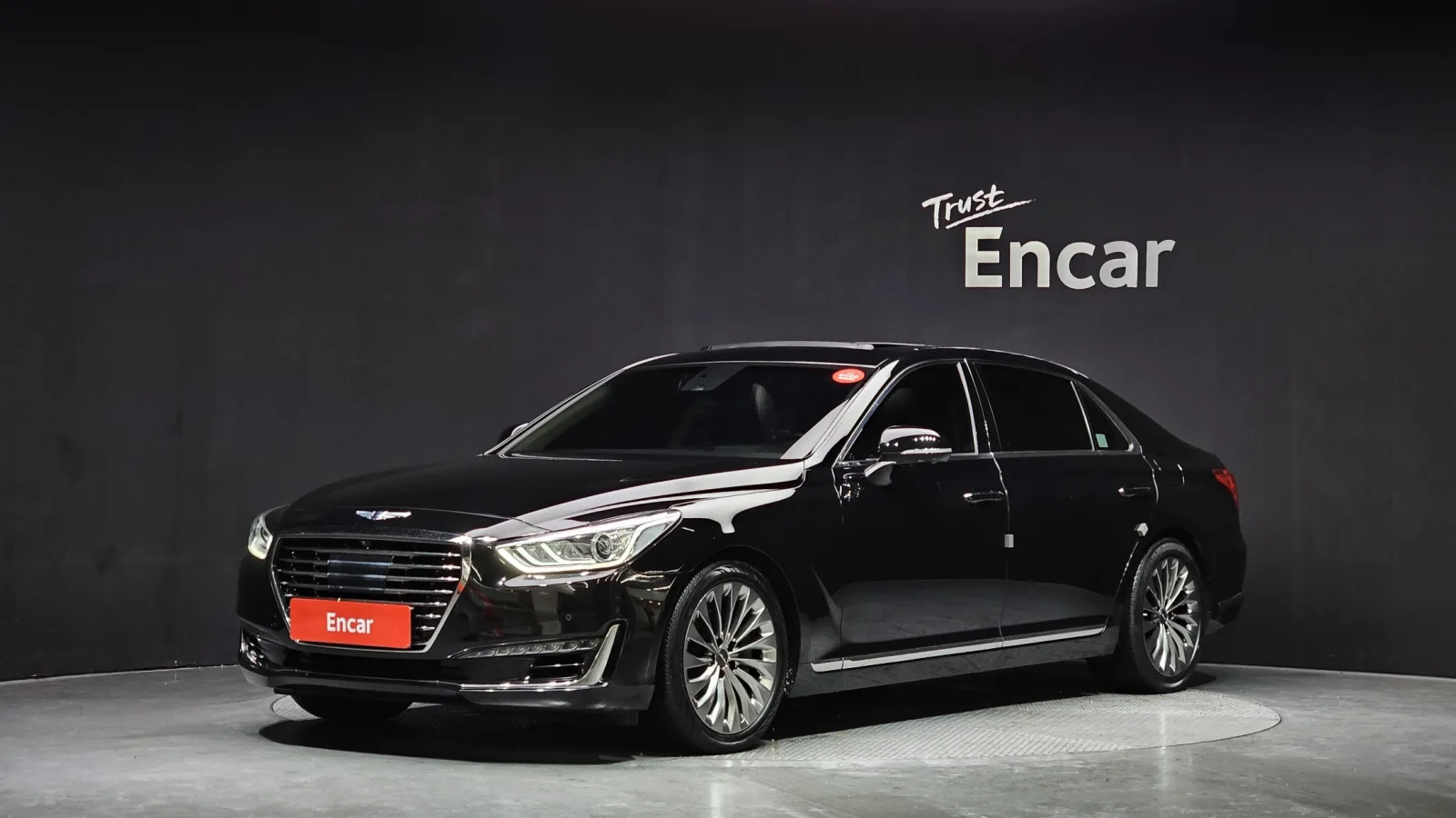 2017 Genesis EQ900