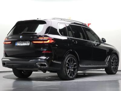 2025 BMW X7