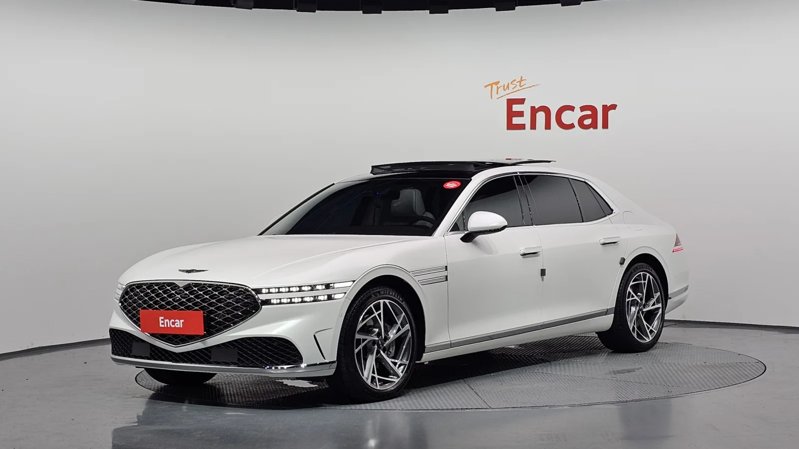 2023 Genesis G90
