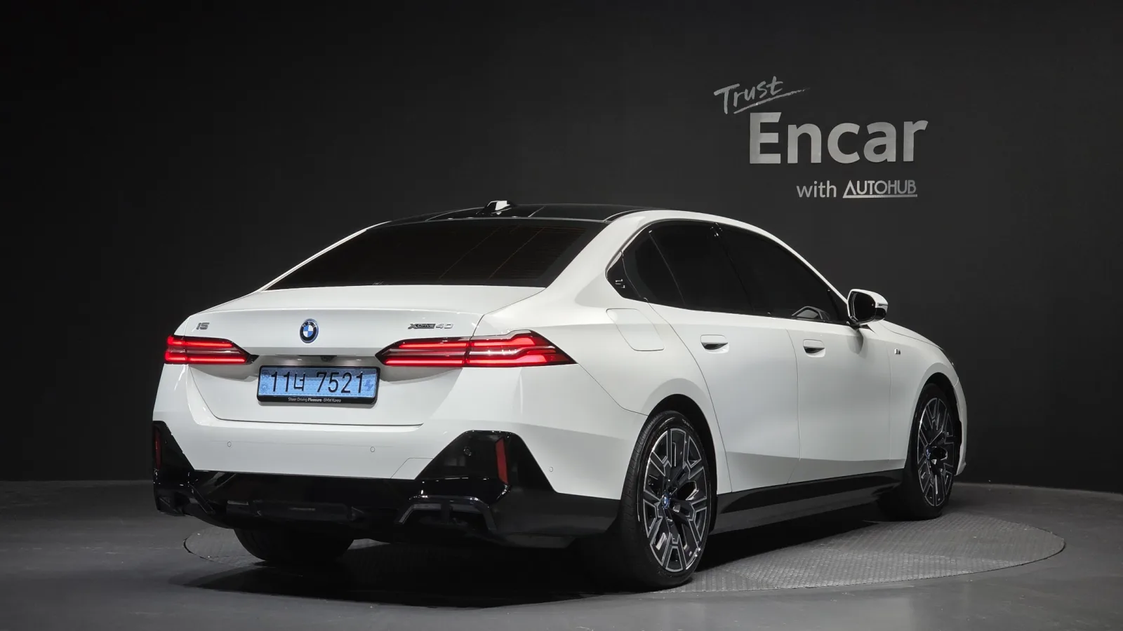 2025 BMW i5