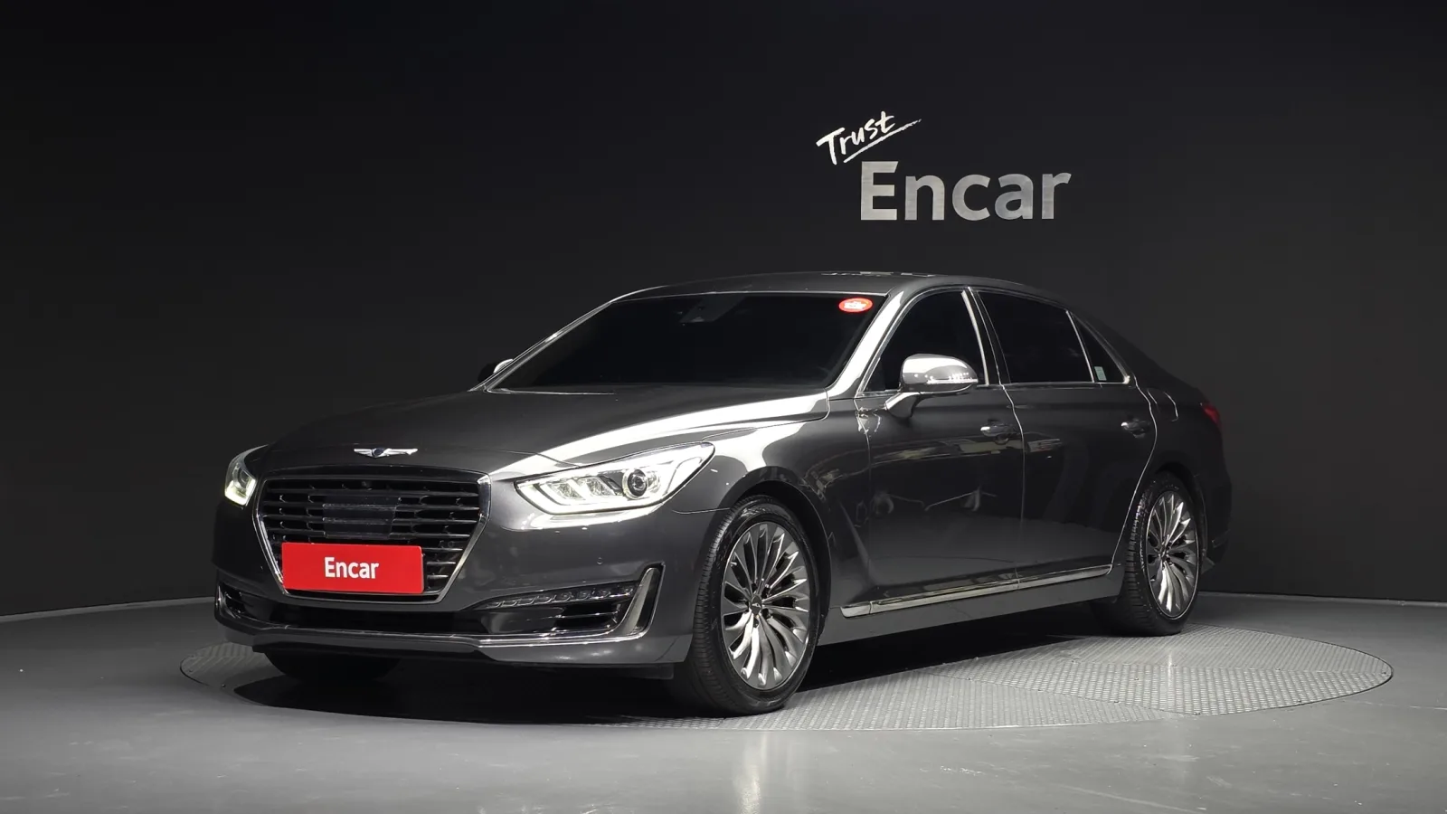 2018 Genesis EQ900