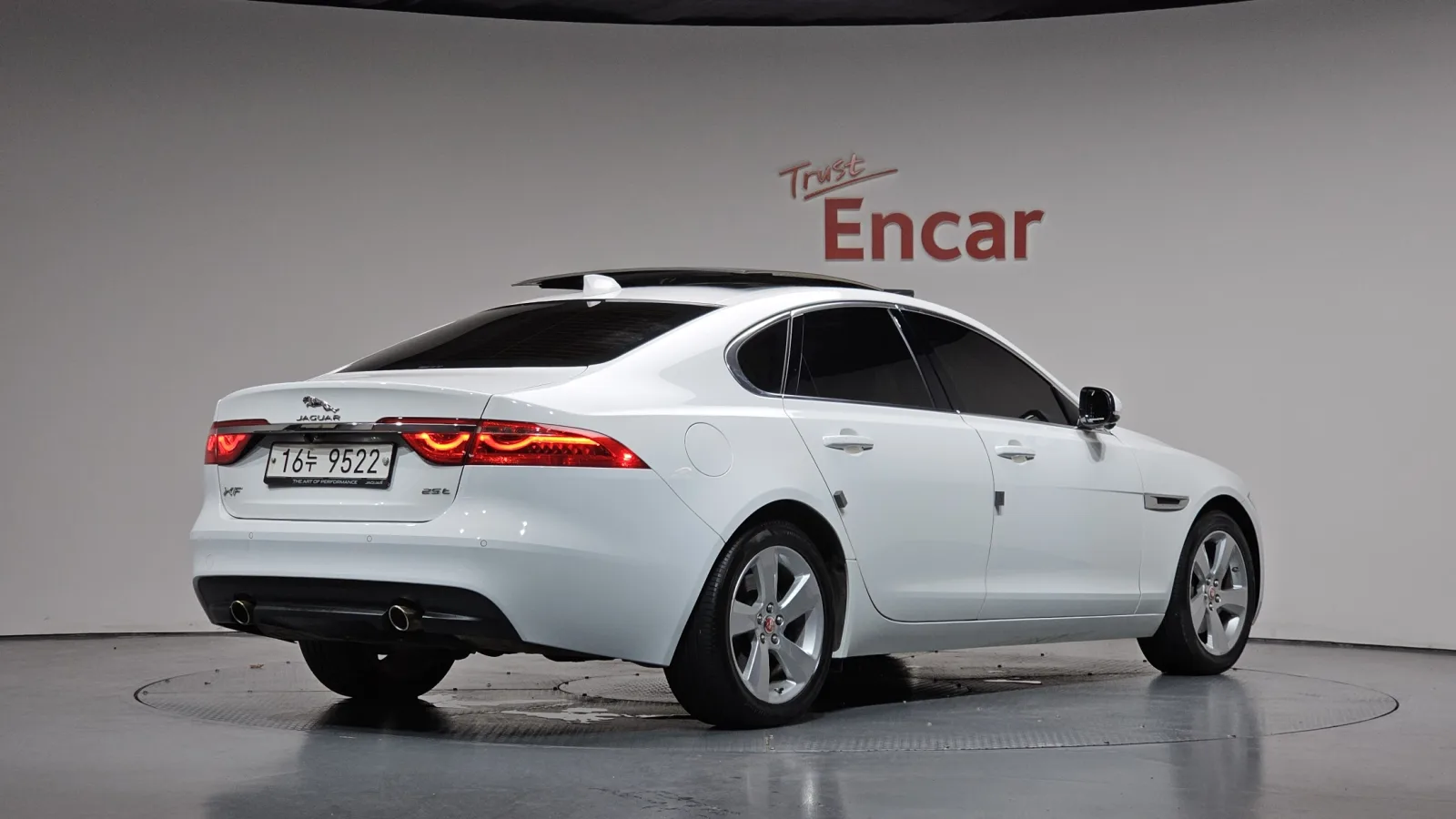 2018 Jaguar XF