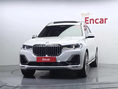 2022 BMW X7