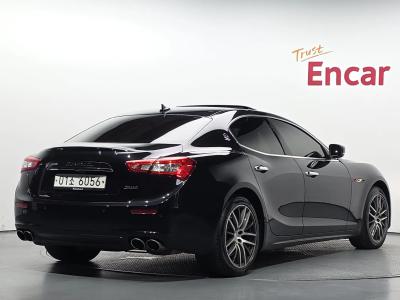 2017 Maserati Ghibli